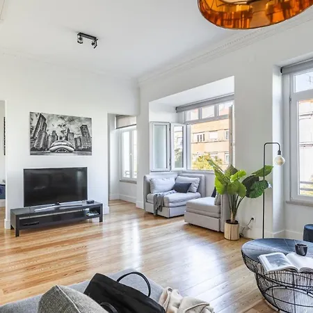Apartment Plum Guide - Make A Face Lissabon